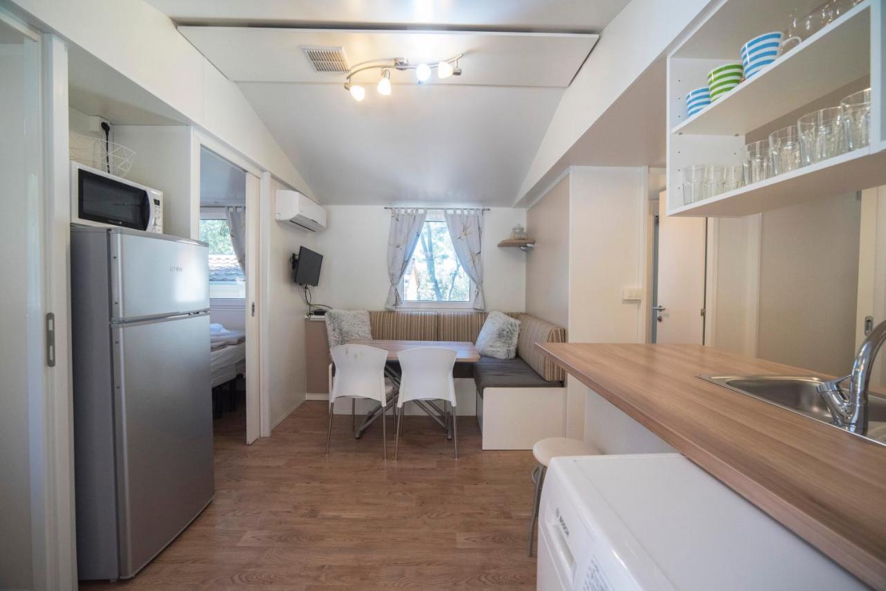 Mobile Home Cube, 3 Bedrooms, Free Parking, Wifi Biograd Na Moru Exterior foto