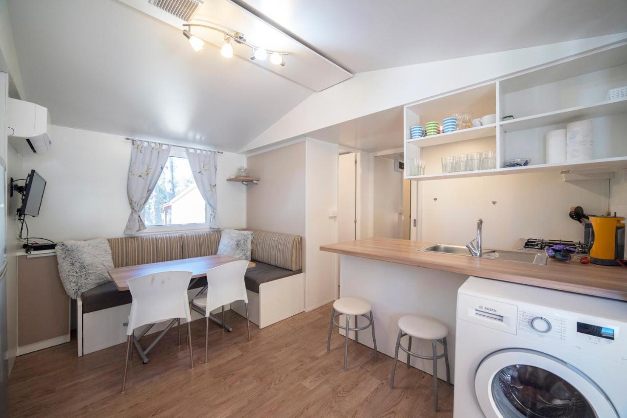 Mobile Home Cube, 3 Bedrooms, Free Parking, Wifi Biograd Na Moru Exterior foto