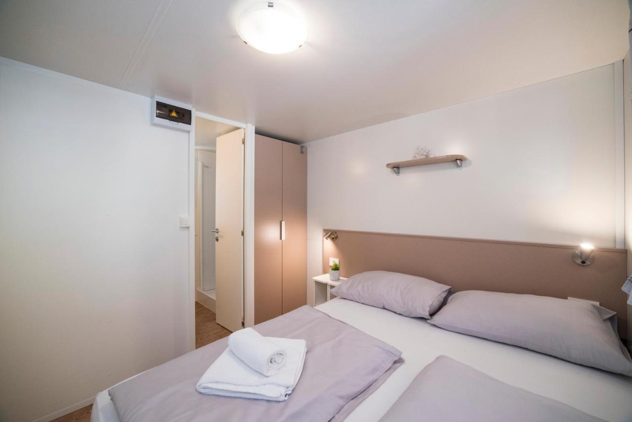 Mobile Home Cube, 3 Bedrooms, Free Parking, Wifi Biograd Na Moru Exterior foto