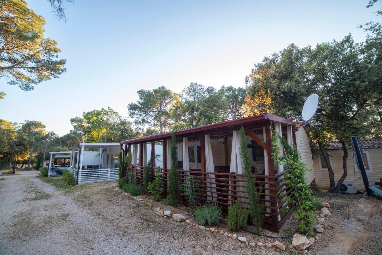 Mobile Home Cube, 3 Bedrooms, Free Parking, Wifi Biograd Na Moru Exterior foto