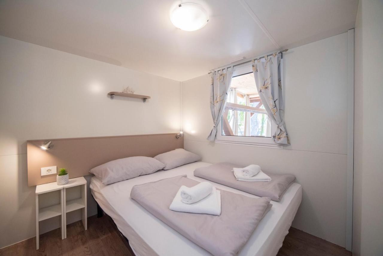 Mobile Home Cube, 3 Bedrooms, Free Parking, Wifi Biograd Na Moru Exterior foto