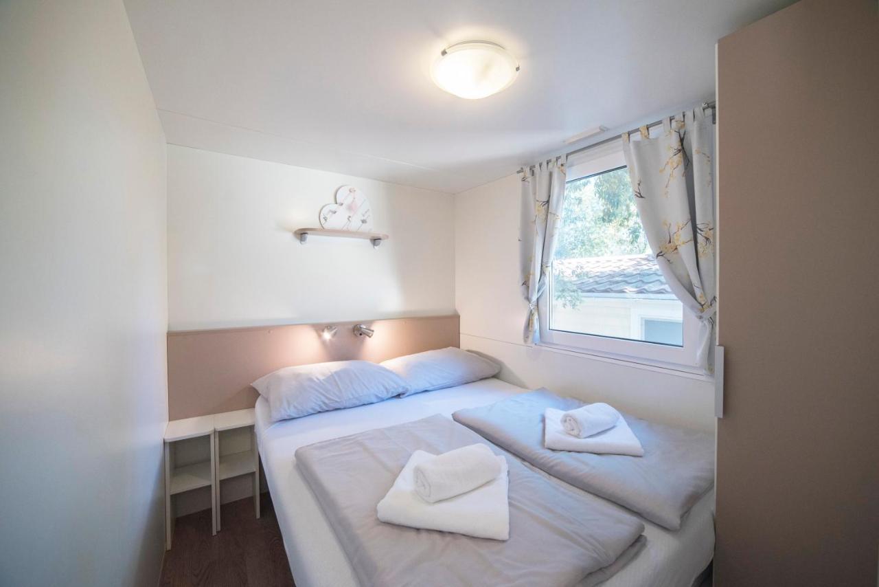 Mobile Home Cube, 3 Bedrooms, Free Parking, Wifi Biograd Na Moru Exterior foto