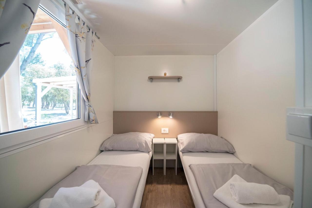 Mobile Home Cube, 3 Bedrooms, Free Parking, Wifi Biograd Na Moru Exterior foto