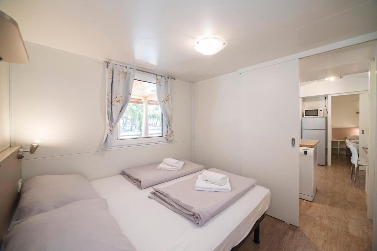 Mobile Home Cube, 3 Bedrooms, Free Parking, Wifi Biograd Na Moru Exterior foto
